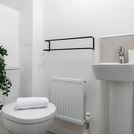 The Holt-ideal For Contractors- Sylish 2 Bedrooms Apartment-parking