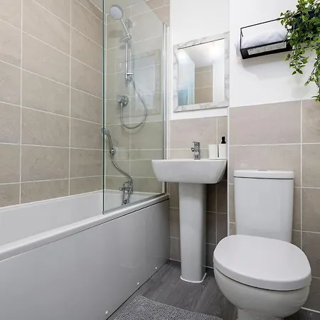 The Holt-ideal For Contractors- Sylish 2 Bedrooms Apartment-parking Guest house Lincoln