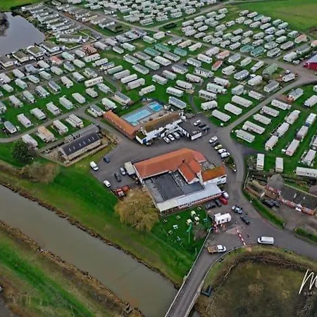 Campsite Fishing Family Caravan *