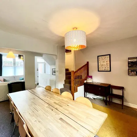 14 Union Road