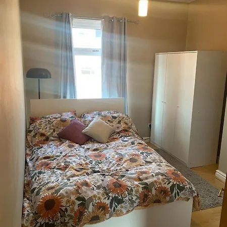 Residential 2 Bed House Near Centre * Lincoln