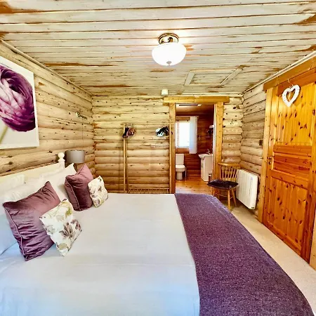 Lindley Log Holiday home *