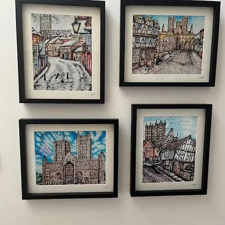 Choristers Mews: Luxury A Stones Throw From The Cathedral! Holiday home Lincoln
