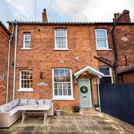 Choristers Mews: Luxury A Stones Throw From The Cathedral! Holiday home