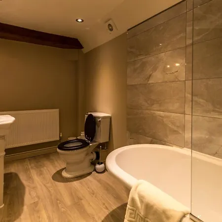Hall Hotel 4*