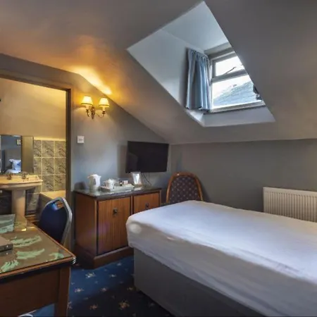 Hotel Hall 4*