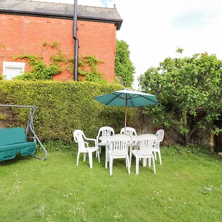 Arch Holiday home Lincoln