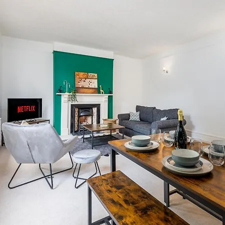 Cathedral View-2 Br-parking-ideal For Contractors *