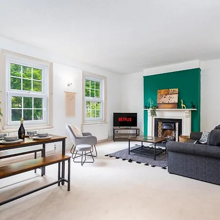 Cathedral View-2 Br-parking-ideal For Contractors Apartment *
