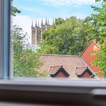 Apartment Cathedral View-2 Br-parking-ideal For Contractors