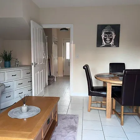 Holiday home Centrally Located Lincolnshire With Free Parking On Premises