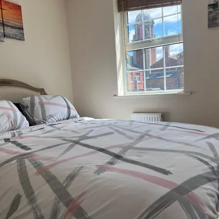 Centrally Located Lincolnshire With Free Parking On Premises Holiday home *