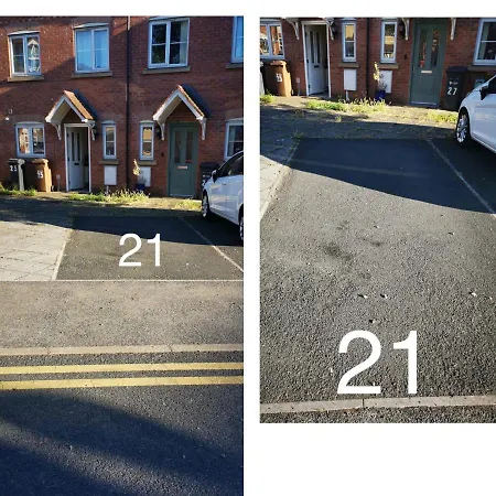 Centrally Located Lincolnshire With Free Parking On Premises Lincoln