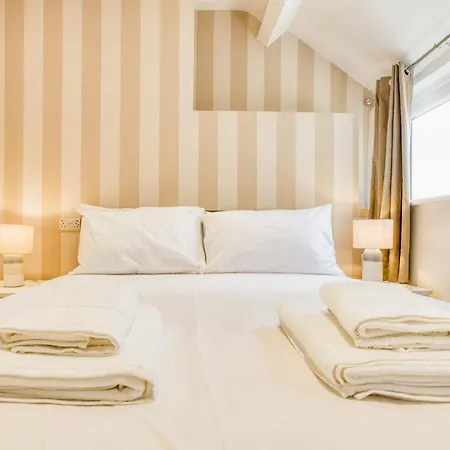 Spacious Center 2 Bed Free Wifi Apart-hotel Lincoln