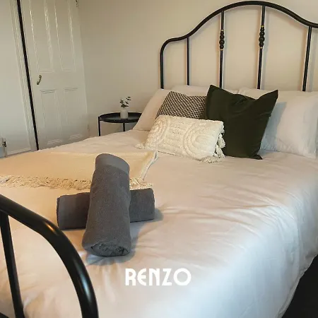 Apartment Cosy 2 Bedroom In By Renzo, Victorian Townhouse, Fully Equipped Kitchen! Lincoln