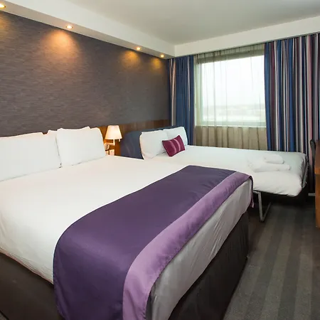 Express Centre By Ihg Hotel 3*