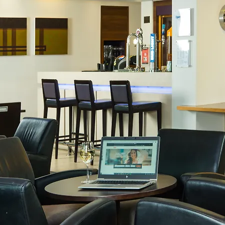 Hotel Express Centre By Ihg 3*