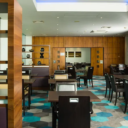 Express Centre By Ihg Hotel 3*