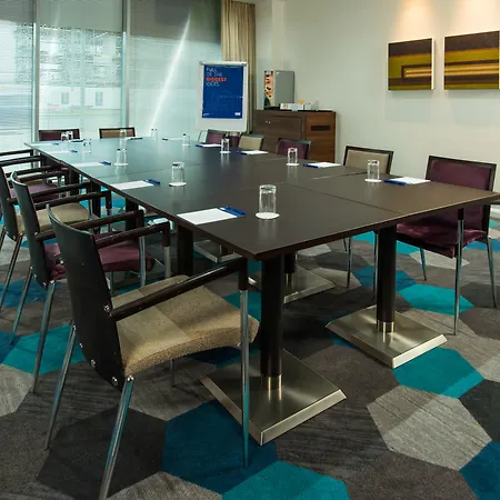 Express Centre By Ihg Hotel 3*
