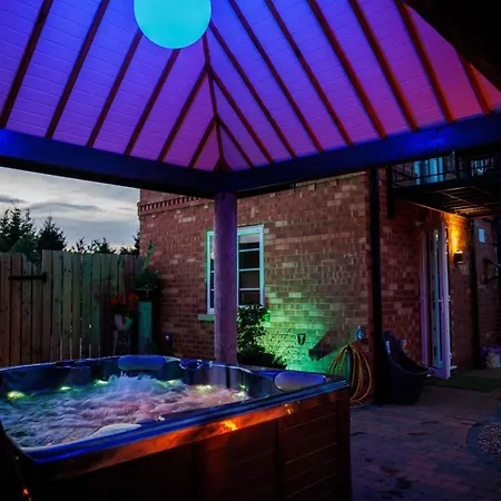 Holiday home Retreat With Private Hot Tub Lincoln