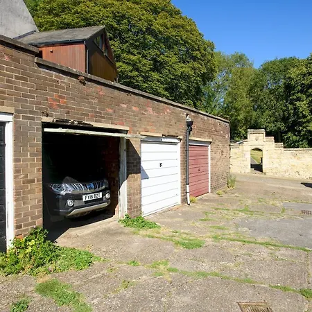 Pass The Keys Centrally Located I Pass The Keys * Lincoln