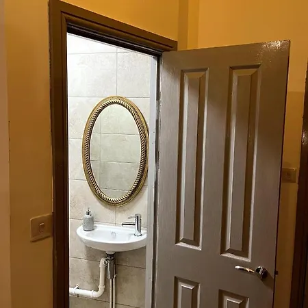 Top Floor Bed and breakfast Lincoln