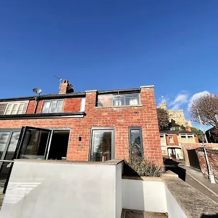 Stylish 3 Bed House With Castle Views * Lincoln