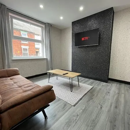 Area Entire Terrace House Apartment
