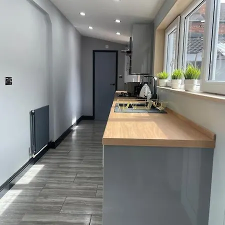 Area Entire Terrace House * Lincoln