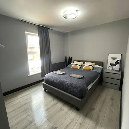 Area Entire Terrace House * Lincoln