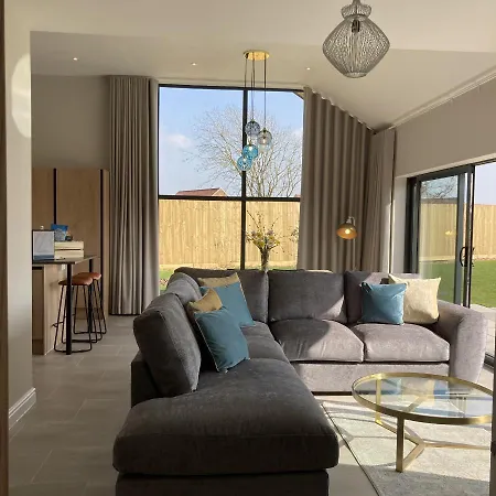 Blue Iris Cottage, Ashlin Farm Barns Holiday home Lincoln