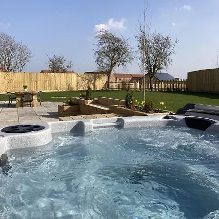 Blue Iris Cottage, Ashlin Farm Barns Holiday home