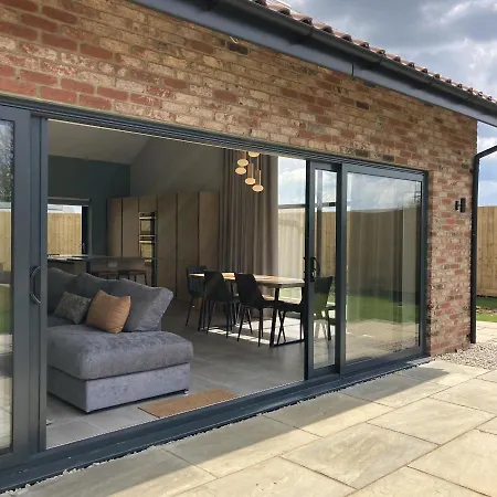 Castle Hill Barn, Ashlin Farm Barns Holiday home Lincoln