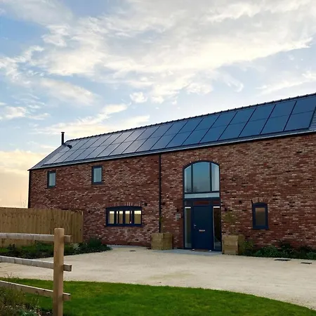 Walnut House, Ashlin Farm Barns Holiday home