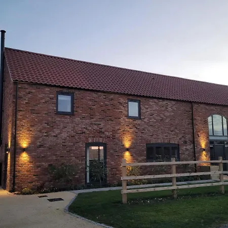 Chestnut House, Ashlin Farm Barns *