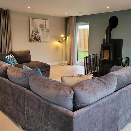 Walnut House, Ashlin Farm Barns Holiday home