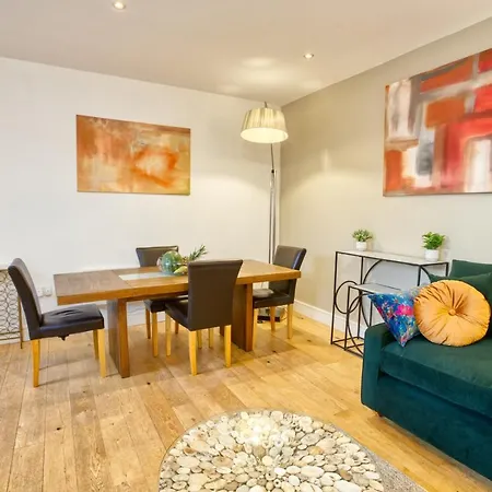 Holiday home Pass The Keys Centrally Located