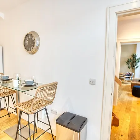 Pass The Keys Centrally Located Holiday home