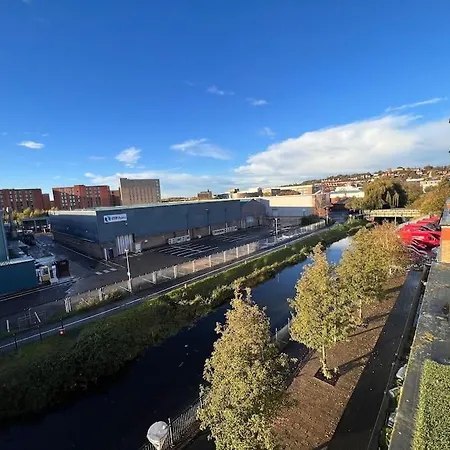 View Sleeps 4 Balcony Self Check-in * Lincoln