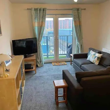 Apartment View Sleeps 4 Balcony Self Check-in *