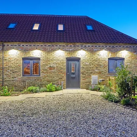 Holly Tree Barn, Ashlin Farm Barns * Lincoln