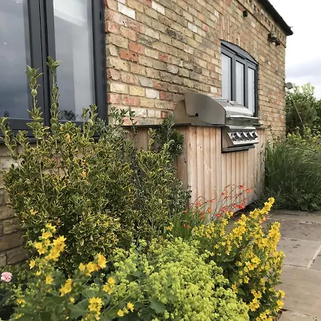 Wild Cherry Barn, Ashlin Farm Barns Holiday home Lincoln