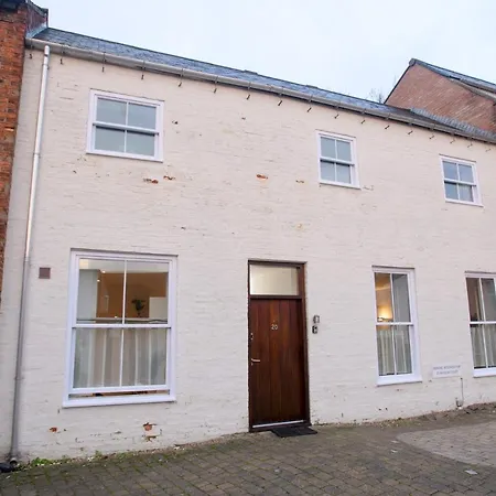 Pass The Keys Centrally Located Holiday home *