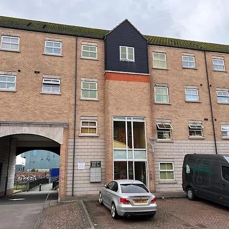 View Sleeps 4 Balcony Self Check-in Lincoln