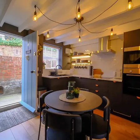 4 Danes - Perfect Location Holiday home
