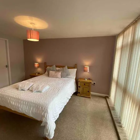 Cosy Homely Close To Centre *