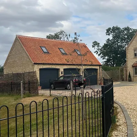 Apartment Entire Loft Space In Quiet Village Near Of Lincoln