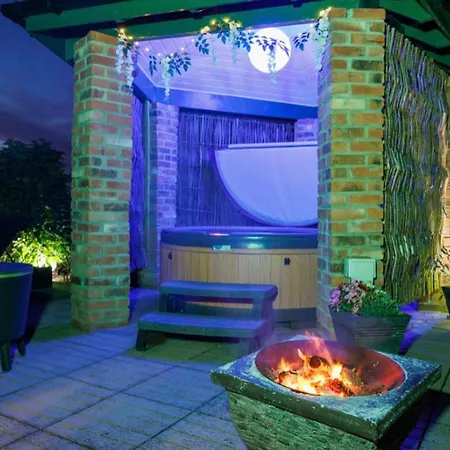 Retreat With Private Hot Tub Hébergement de vacances