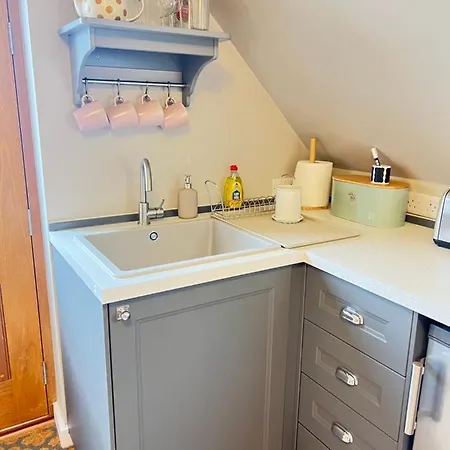 Entire Loft Space In Quiet Village Near Of Apartment Lincoln