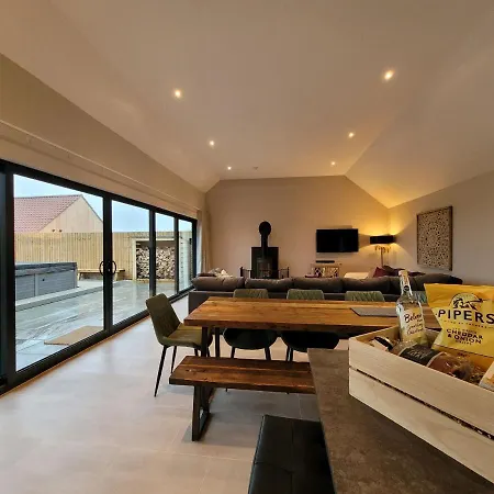 Rowan House, Ashlin Farm Barns Holiday home